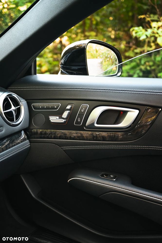 Mercedes-Benz SL 350 BlueEff - 17