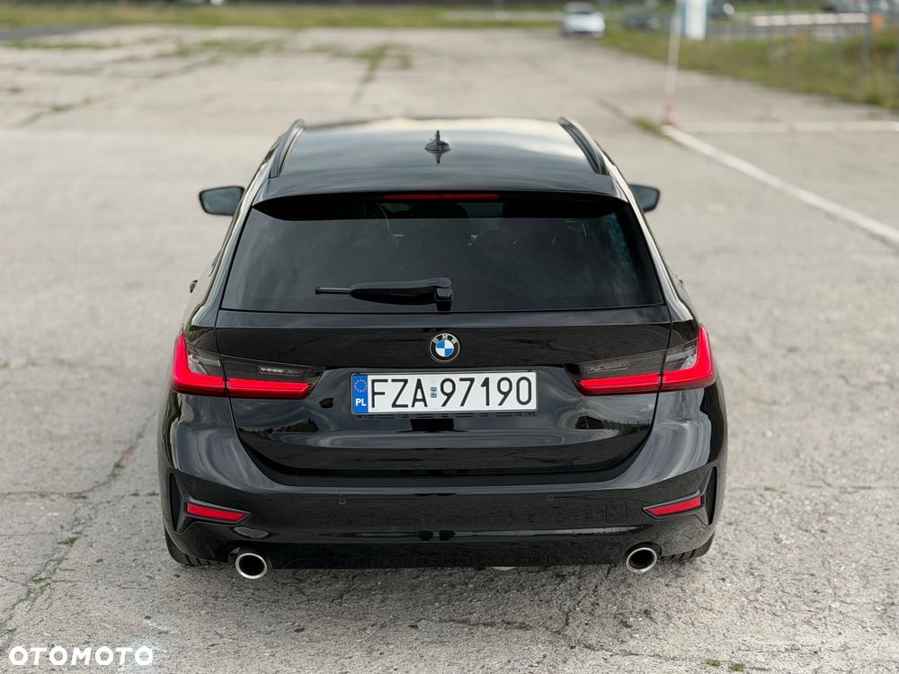 BMW Seria 3 330i Sport Line - 17