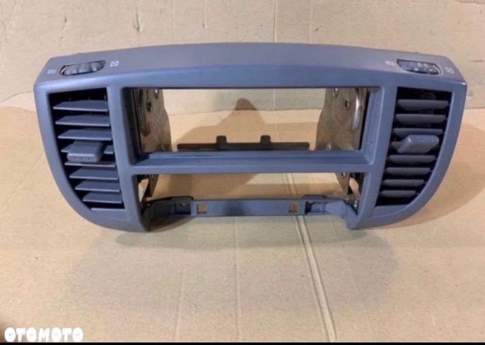 68260AX600 Ramka radia kratki nawiewu Nissan micra k12 - 1