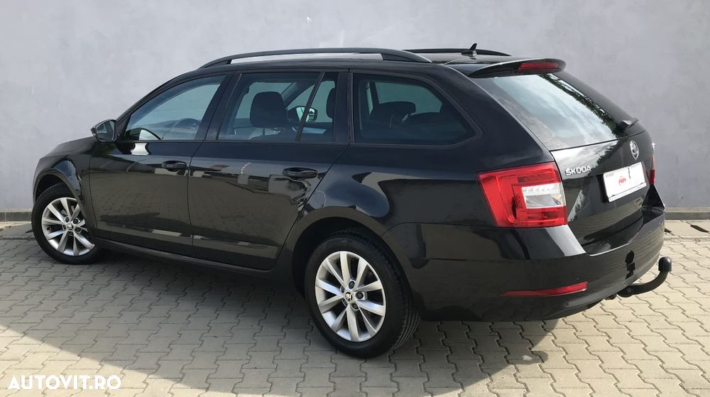 Skoda Octavia 1.6 TDI DSG Ambition - 5