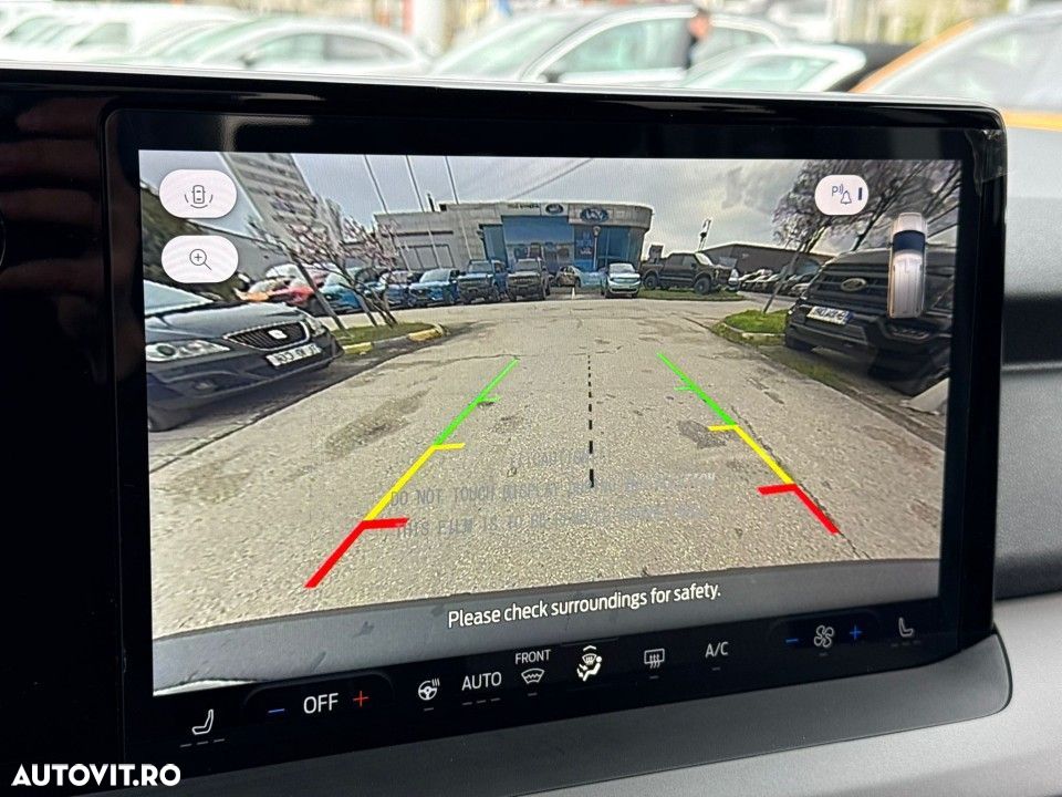 Ford Tourneo Courier - 25