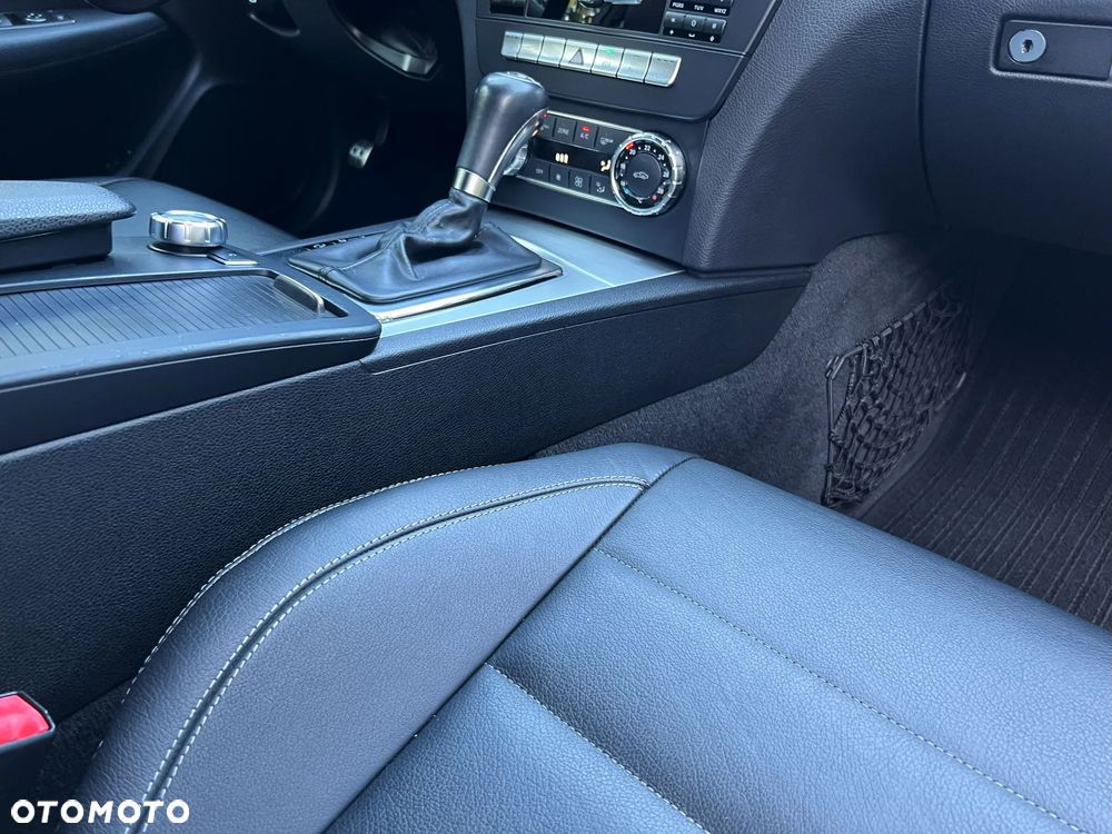 Mercedes-Benz Klasa C 180 Coupe BlueEFFICIENCY 7G-TRONIC - 21