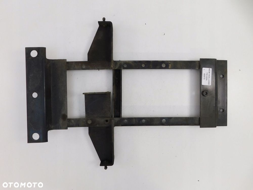 NEW HOLLAND TS 100A ŁAPA STELAŻ WZMOCNIENIE - 1