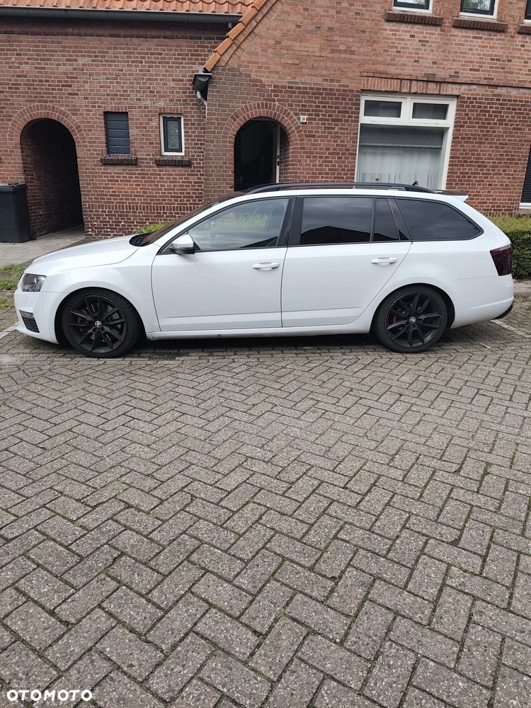 Skoda Octavia 2.0 TDI RS DSG - 3