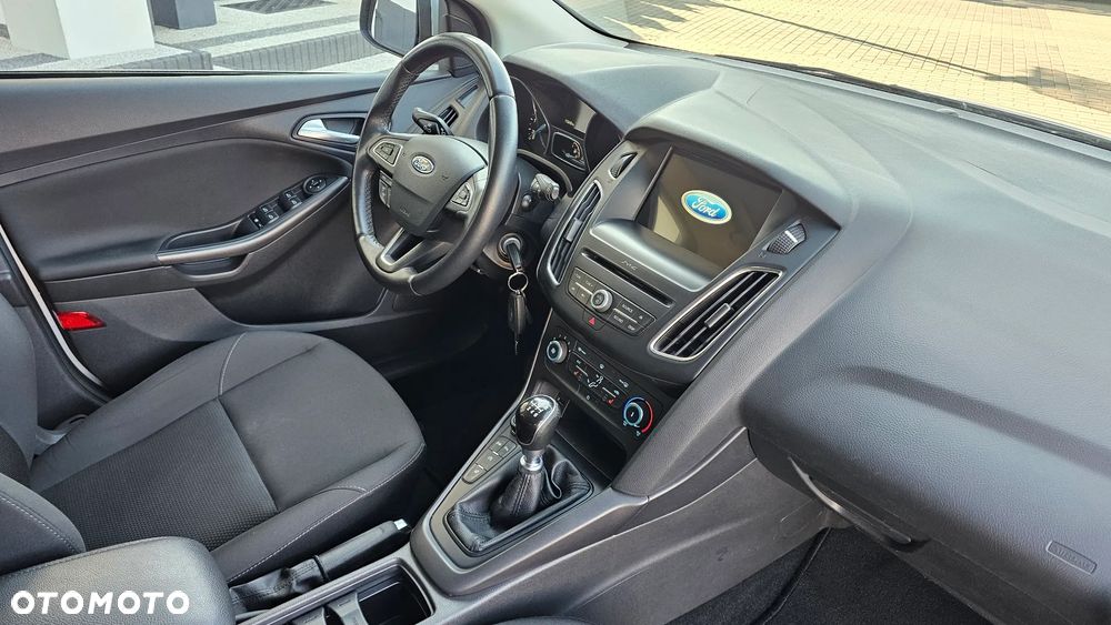 Ford Focus 1.5 EcoBlue STart-Stopp-System TITANIUM - 18