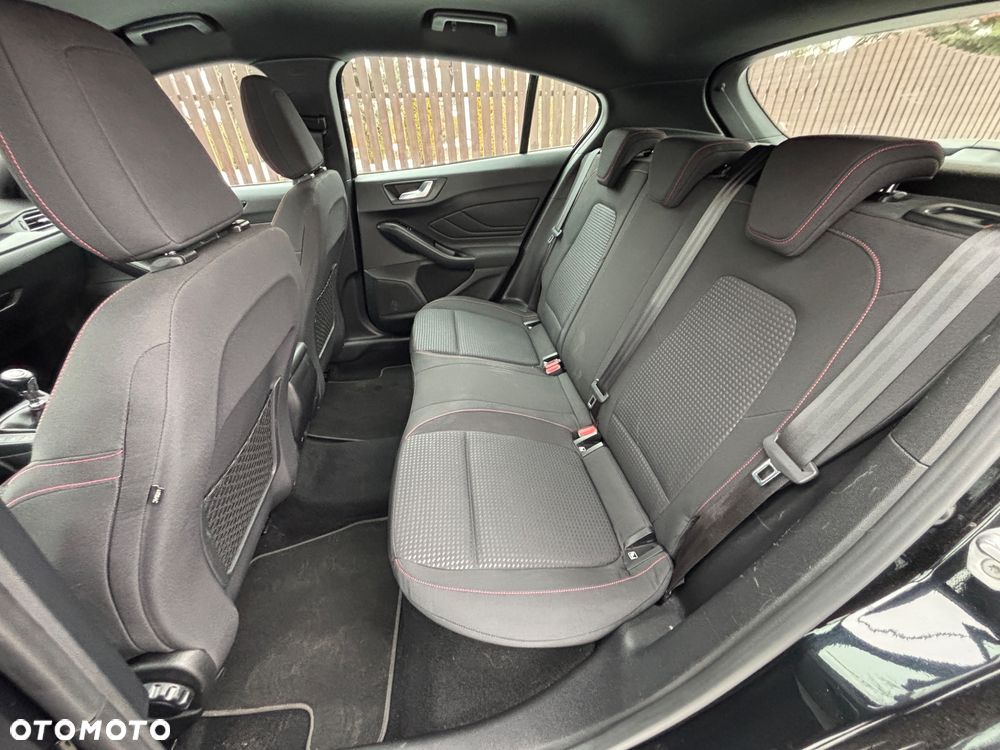 Ford Focus 1.5 EcoBlue Start-Stopp-System ST-LINE - 17