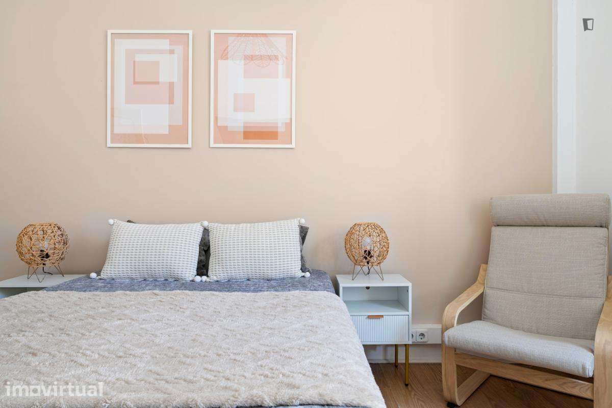 Quarto - localizado em Marquês de Pombal Lisbon - Grande imagem: 3/25
