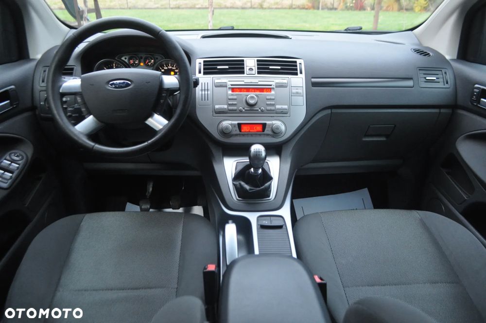 Ford Kuga 2.0 TDCi 2x4 Titanium - 25
