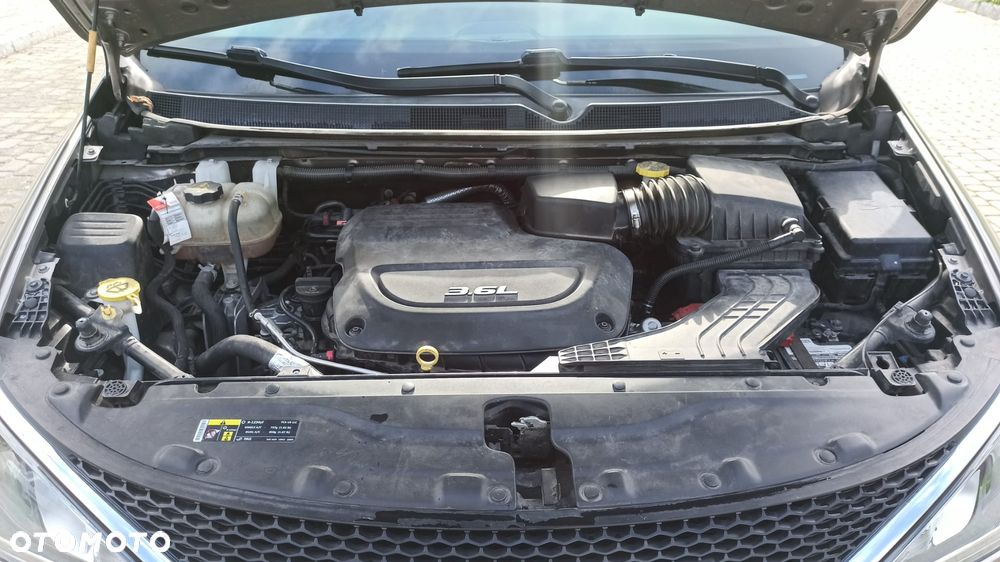 Chrysler Pacifica - 31