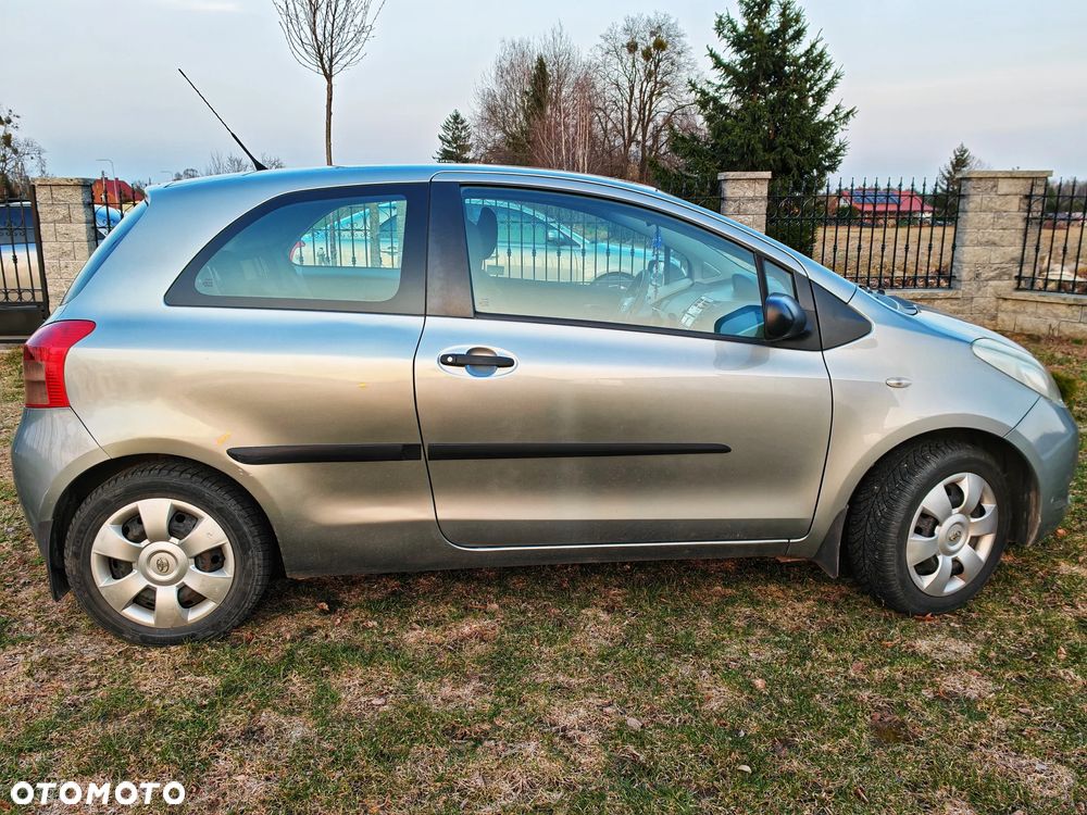 Toyota Yaris 1.3 Terra Gold - 8