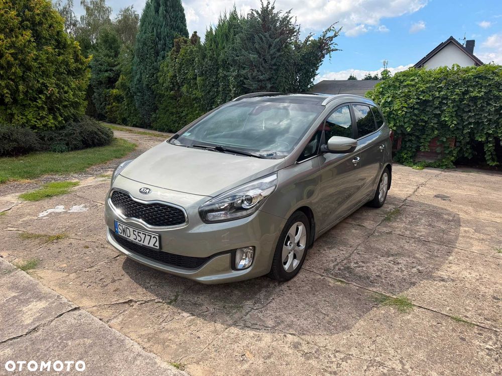 Kia Carens - 1