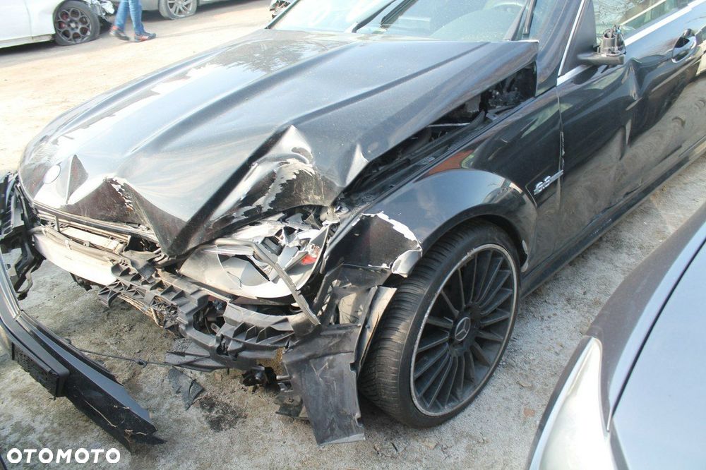 Mercedes-Benz Klasa C 63 AMG - 4