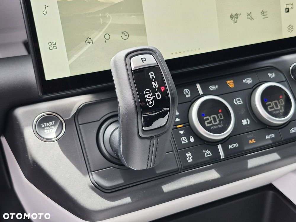 Land Rover Defender 110 D200 S - 34