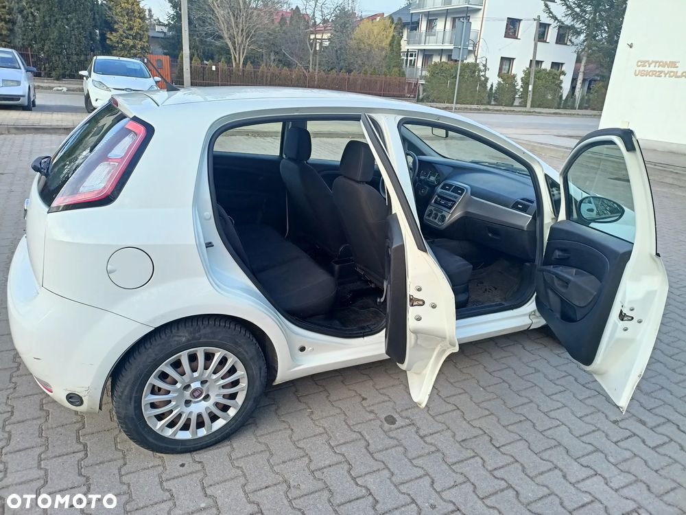 Fiat Punto 1.4 Estiva S&S - 11