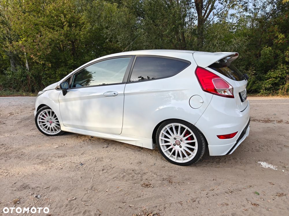 Ford Fiesta ST - 9