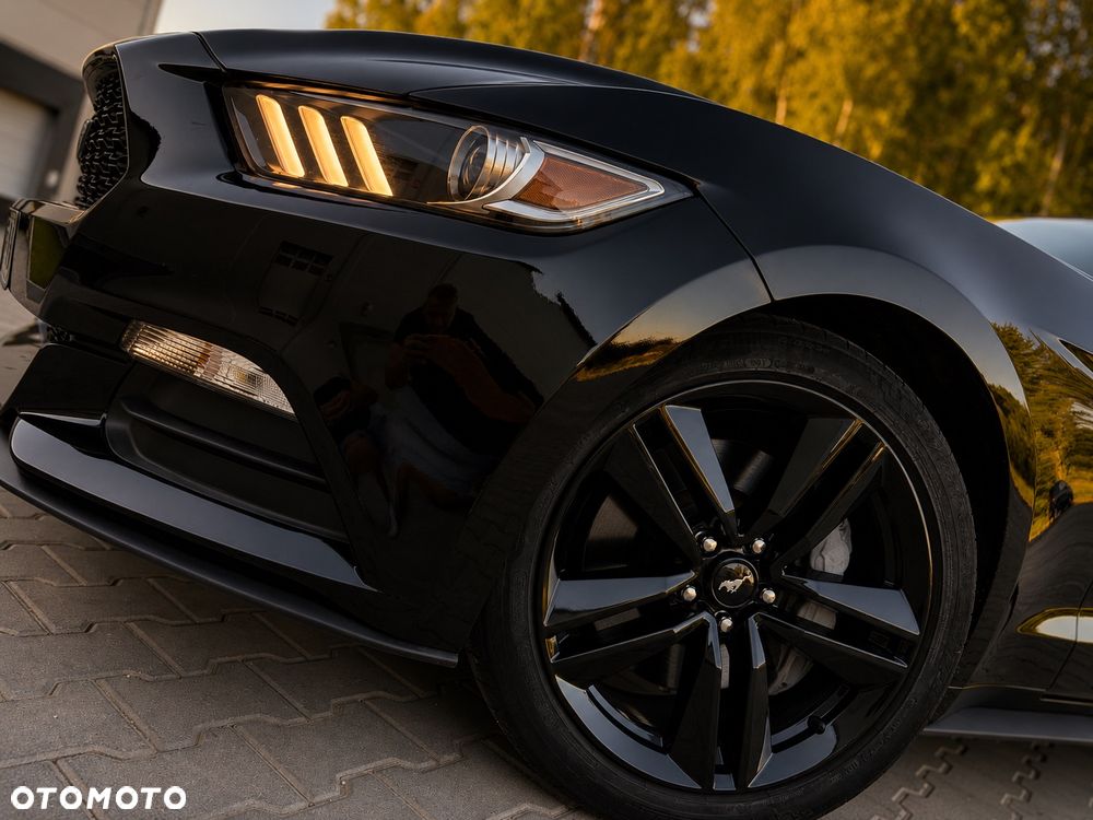 Ford Mustang - 2