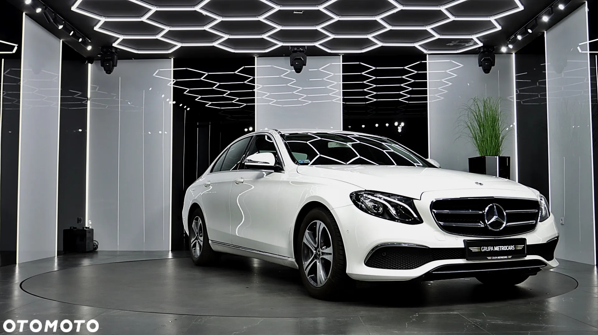 Mercedes-Benz Klasa E 220 d 9G-TRONIC - 13