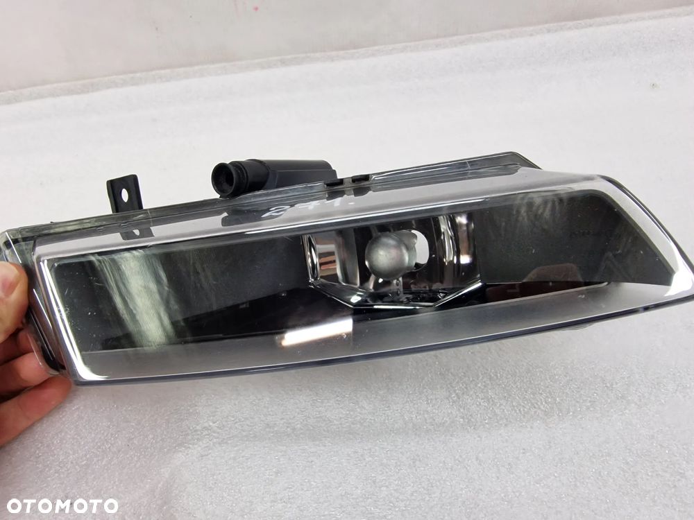 BMW E81 / E87 LIFT 07- PRAWY HALOGEN , NR 7181288 , NR AUKCJI H271 - 3