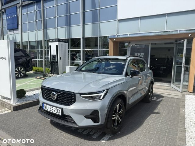 Volvo XC 40 B3 Plus Dark - 1