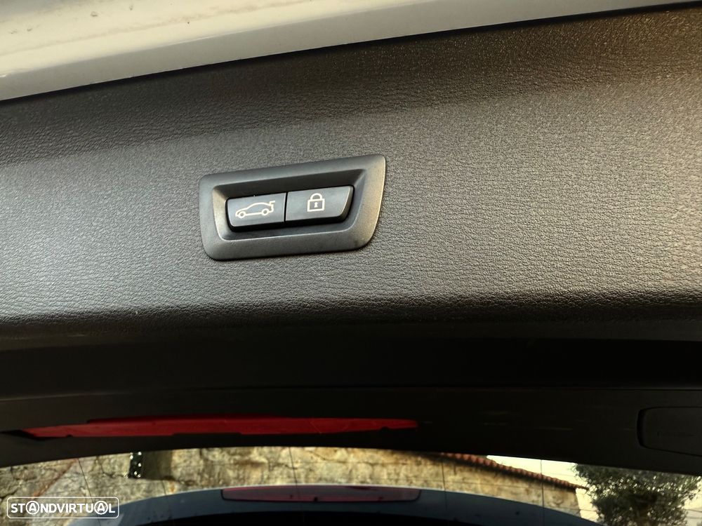 BMW X1 20 d sDrive Auto xLine - 40