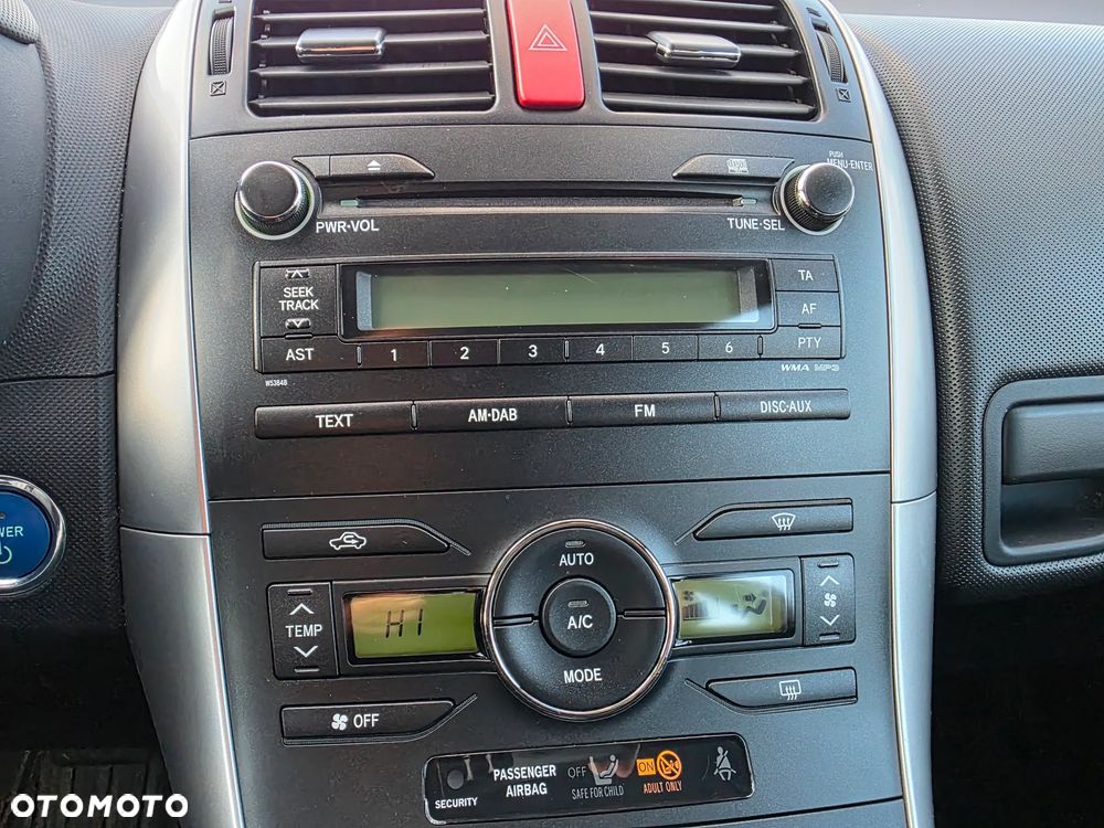 Toyota Auris 1.8 HSD Luna - 19