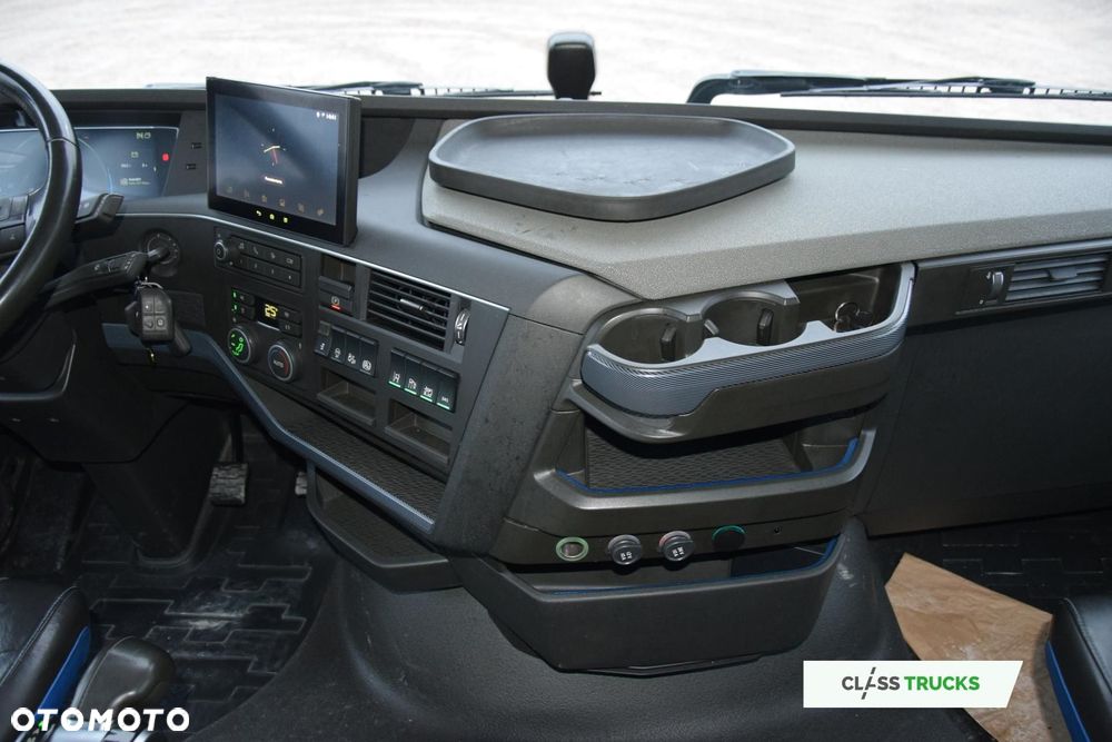 Volvo FH 460 Globetrotter XL i-Save - 13