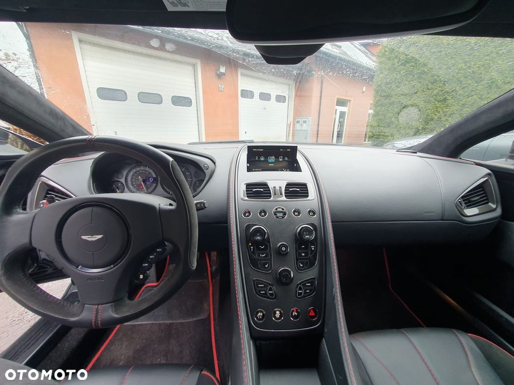 Aston Martin Vanquish - 12
