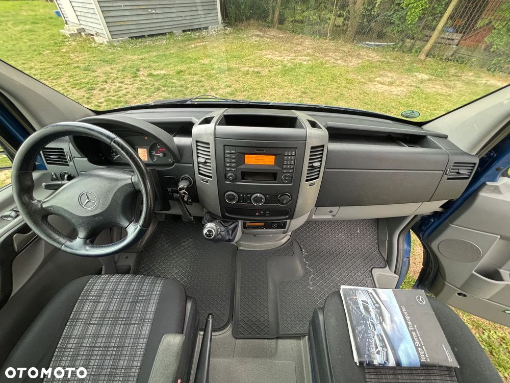 Mercedes-Benz Sprinter - 13