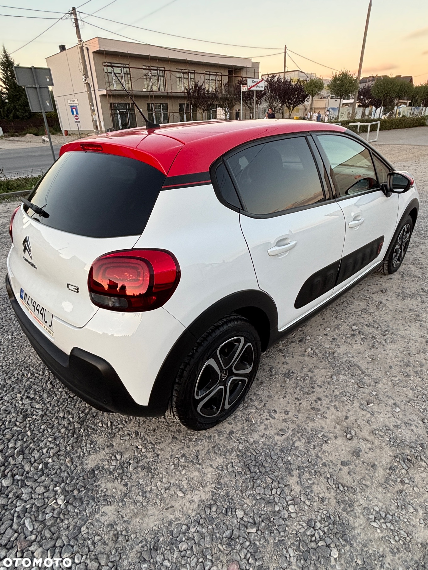 Citroën C3 1.2 PureTech Shine - 4