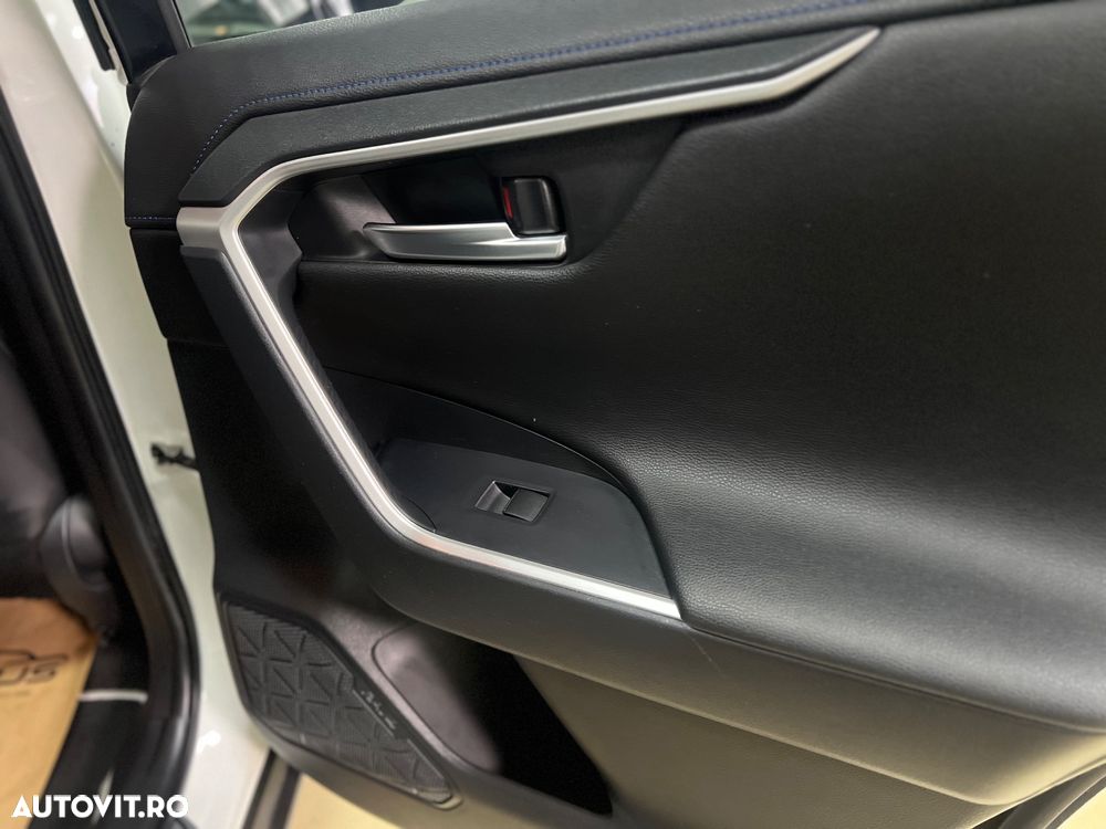 Toyota RAV4 2.5 4x4 Hybrid Lounge - 16