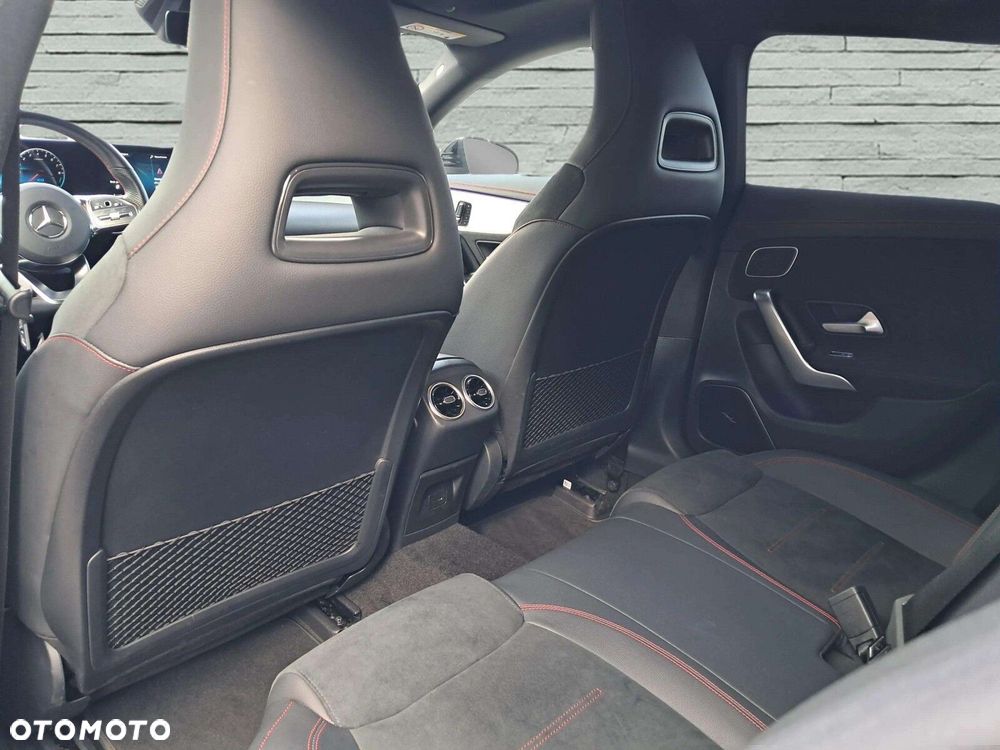 Mercedes-Benz CLA - 11