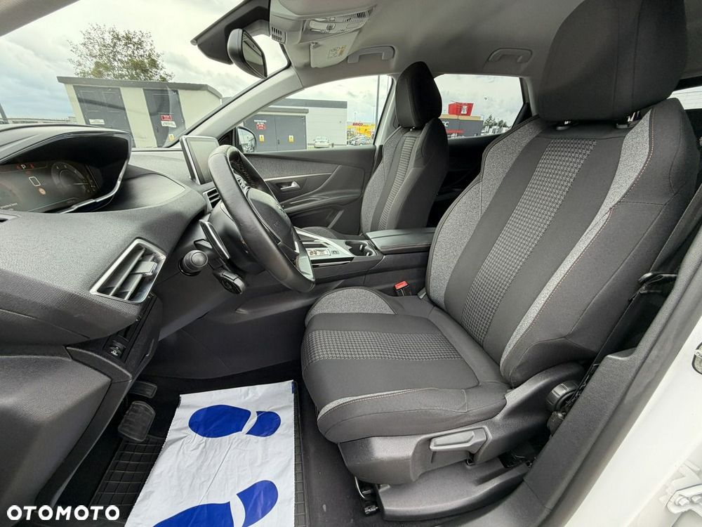 Peugeot 3008 1.6 BlueHDi Allure S&S EAT6 - 17