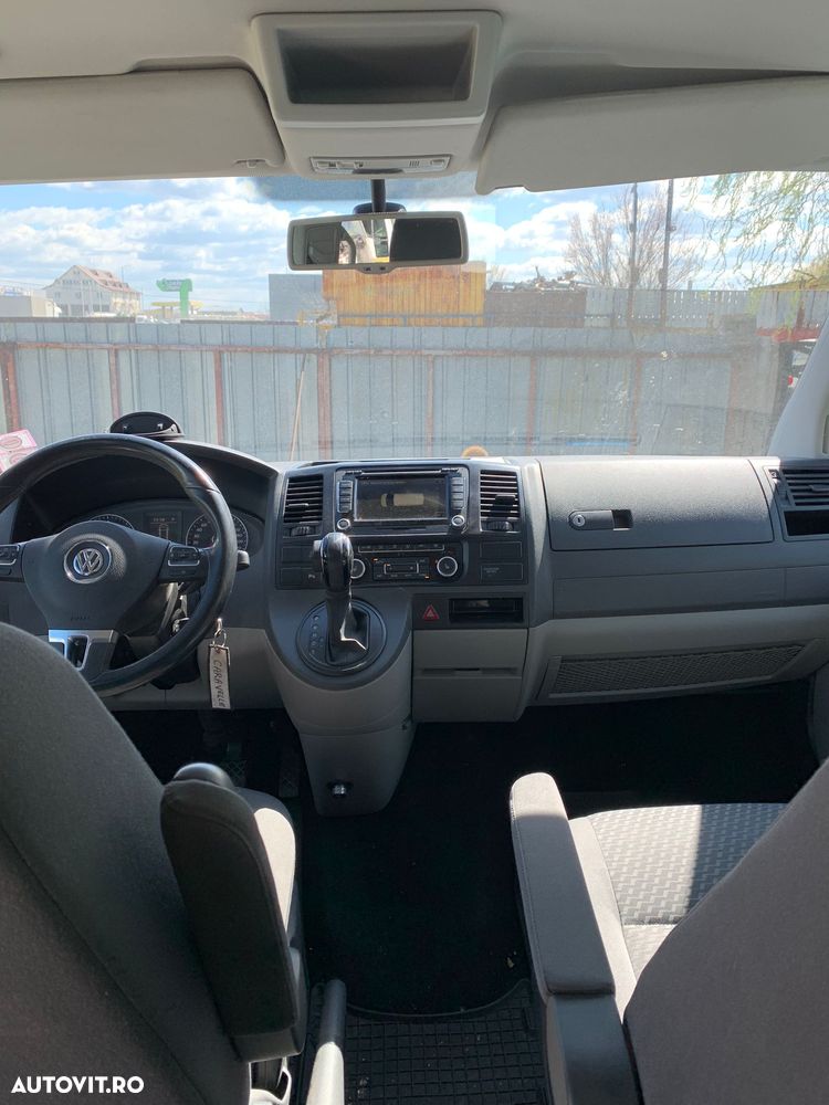 Volkswagen Caravelle - 8