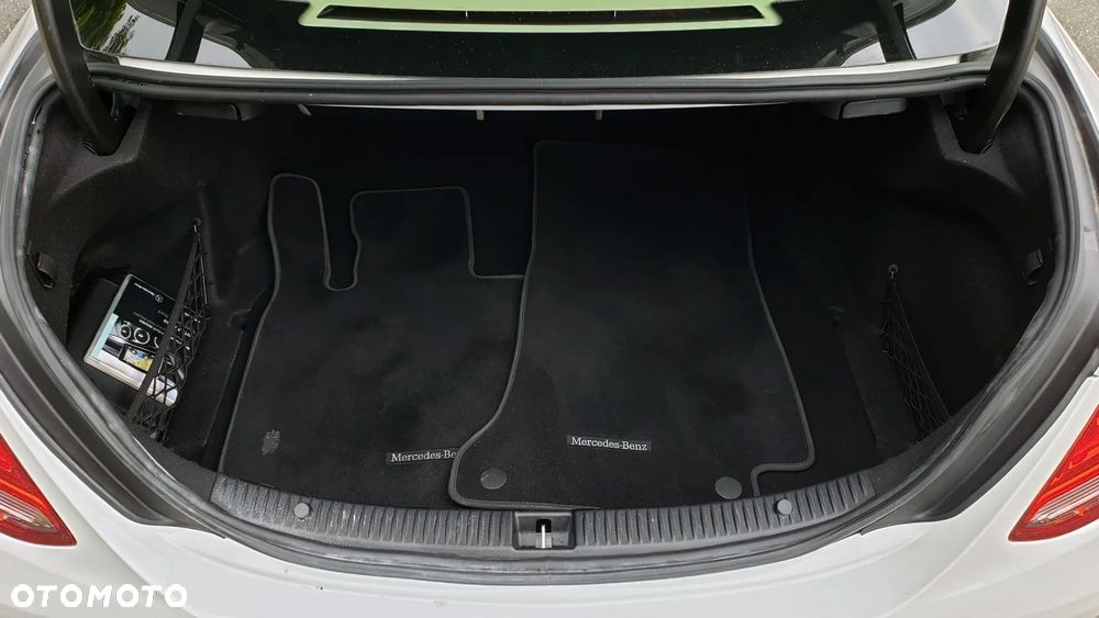 Mercedes-Benz Klasa C 300 9G-TRONIC AMG Line - 25
