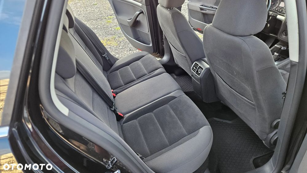 Volkswagen Golf 1.9 TDI DPF Trendline DSG - 10