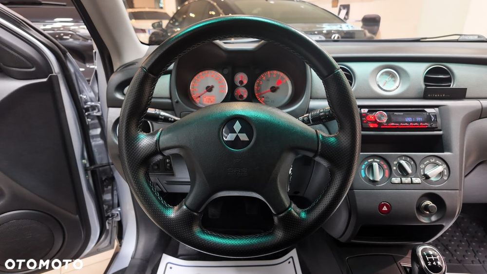 Mitsubishi Outlander 2.0 Comfort - 25