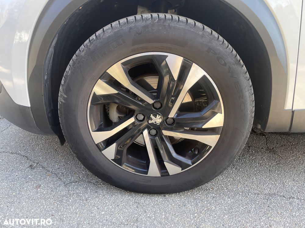 Peugeot 2008 1.5 BlueHDI 130 S&S EAT8 Allure - 16