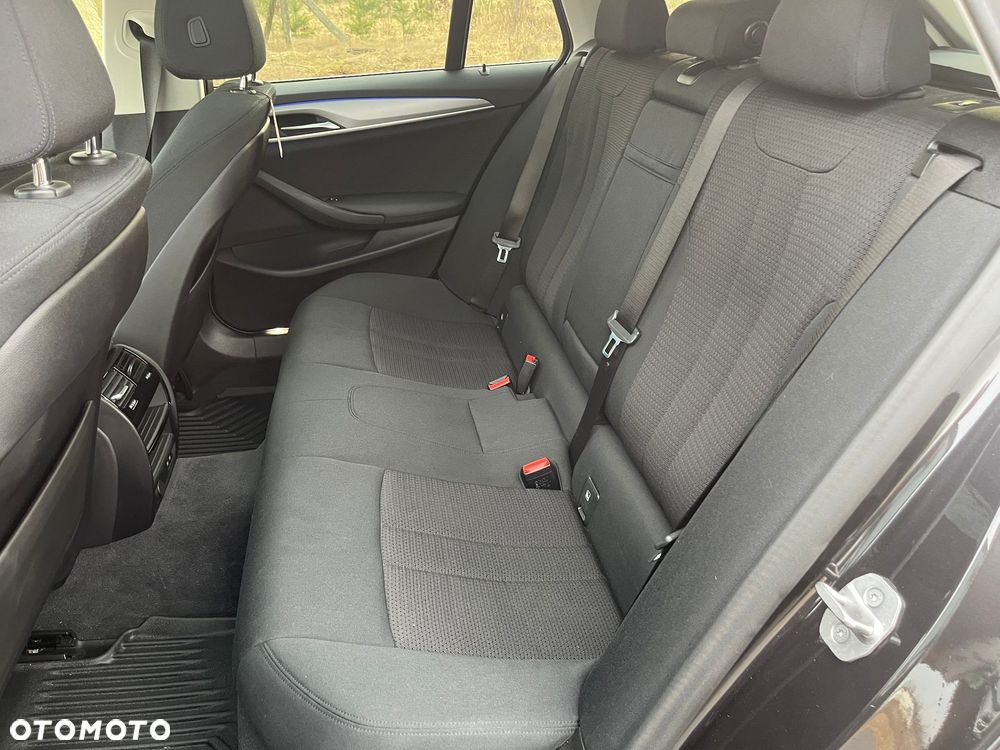 BMW Seria 5 520d Luxury Line sport - 37