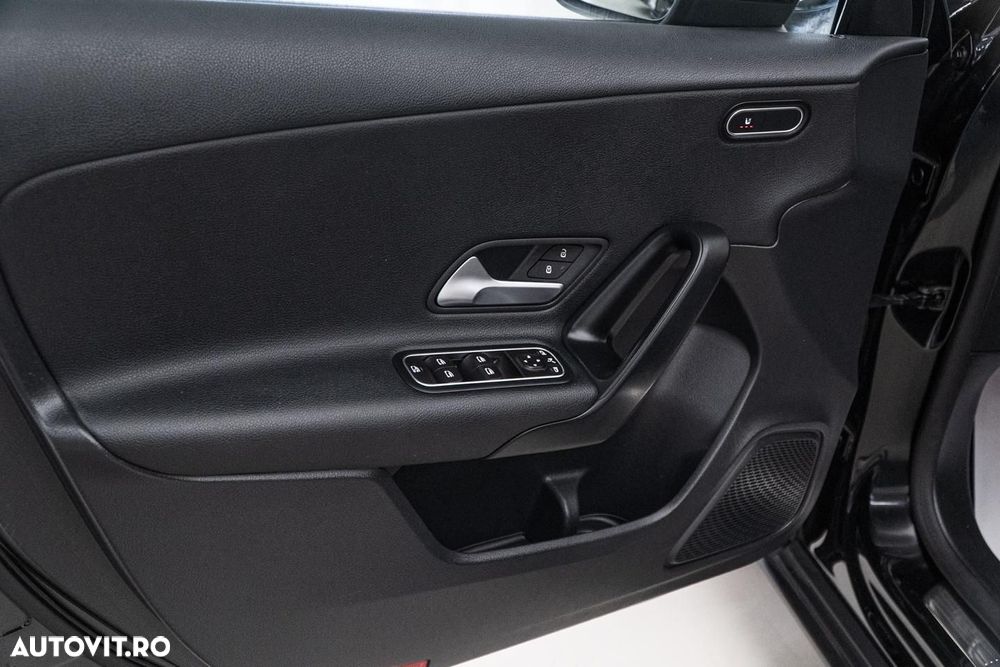 Mercedes-Benz A 180 7G-DCT Advanced Progressive - 32