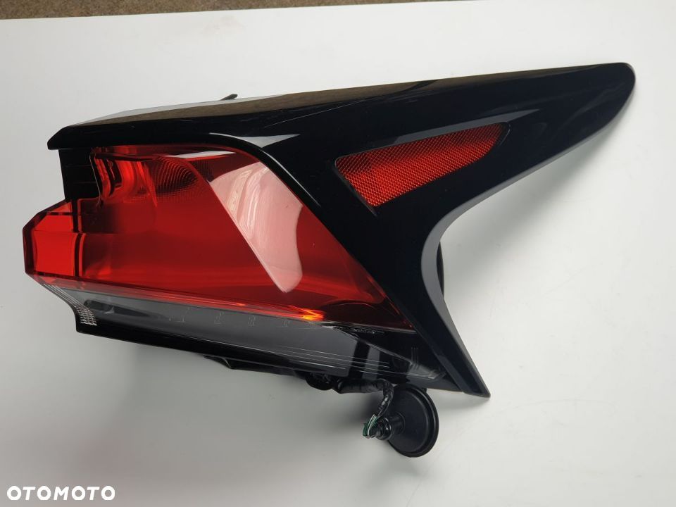 LEXUS NX F Sport 300h 2.5H od 2017 2021 roku . Klapa Lampa Zderzak Tył - 10