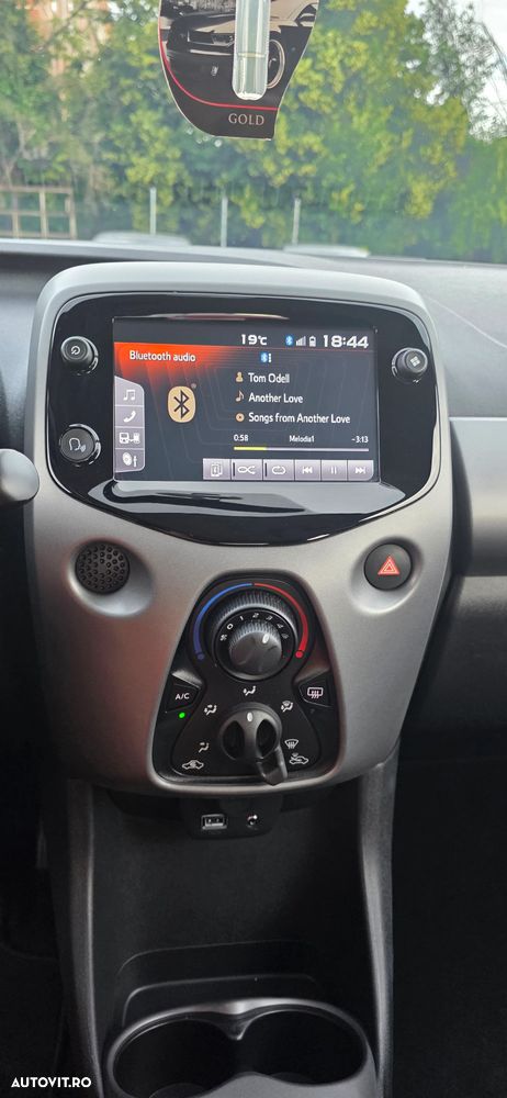 Toyota Aygo 1.0 VVY-I 5 usi X-connect - 10