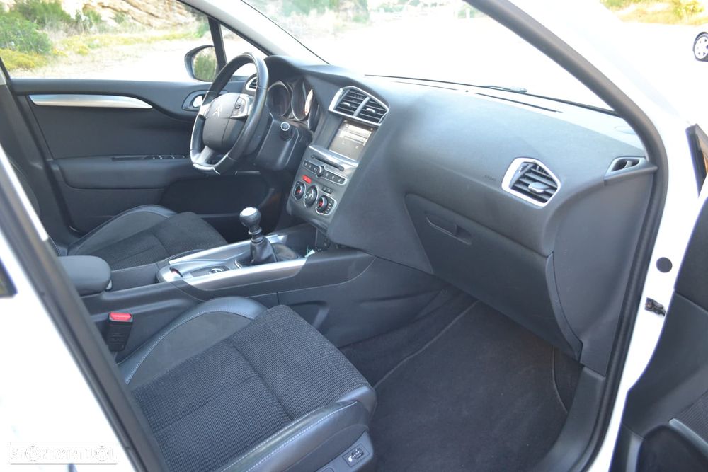 Citroën C4 PureTech 130 Stop&Start SHINE - 13
