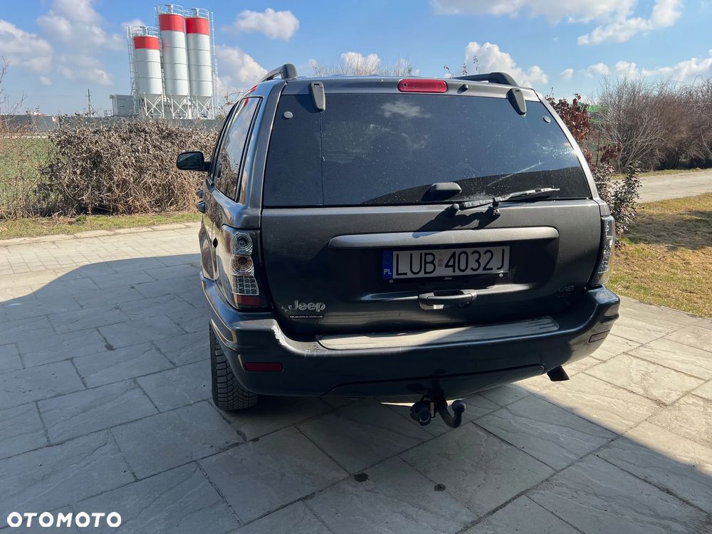 Jeep Grand Cherokee - 12