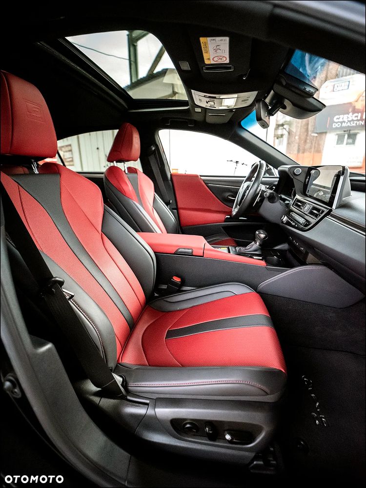 Lexus ES 300h F Sport - 36