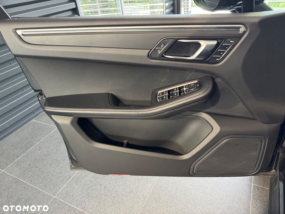 Porsche Macan Standard - 22