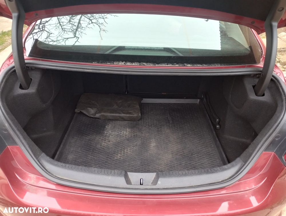 Renault Megane TCe 140 GPF Zen - 16