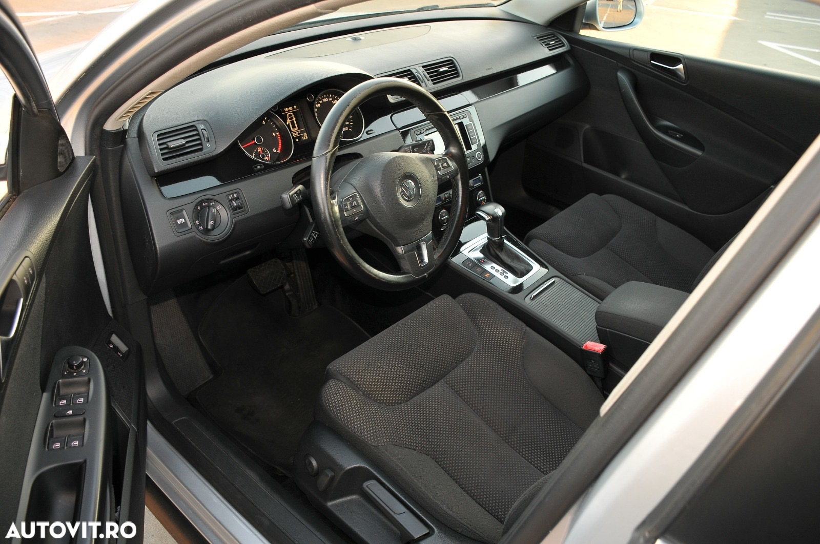 Volkswagen Passat Variant 2.0 TDI Blue TDI DSG Comfortline - 5