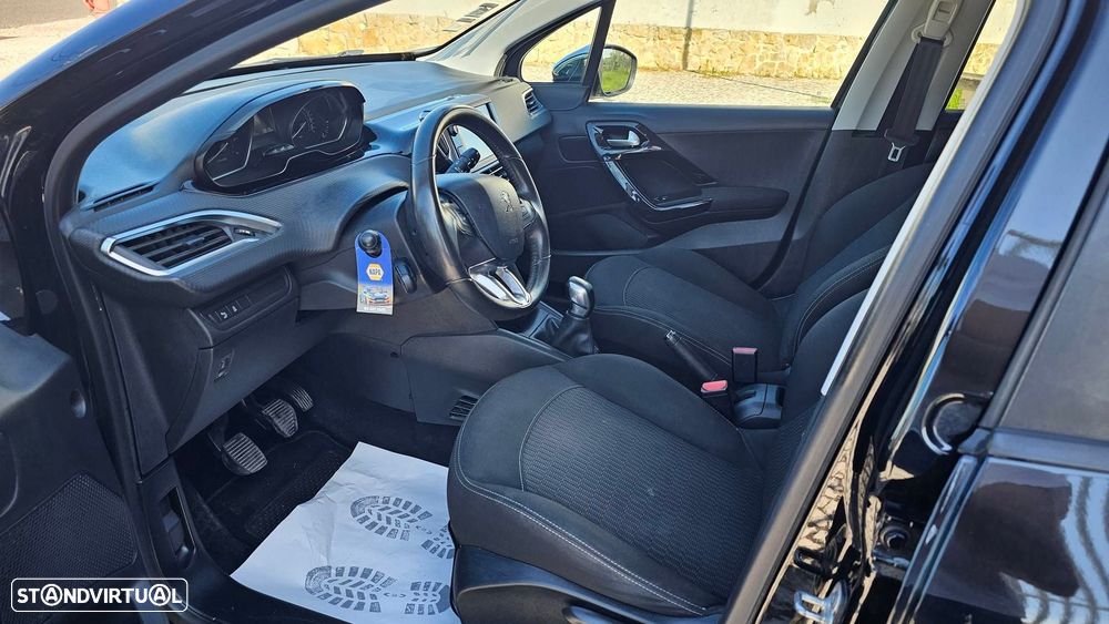 Peugeot 208 1.2 VTi SE Style - 5