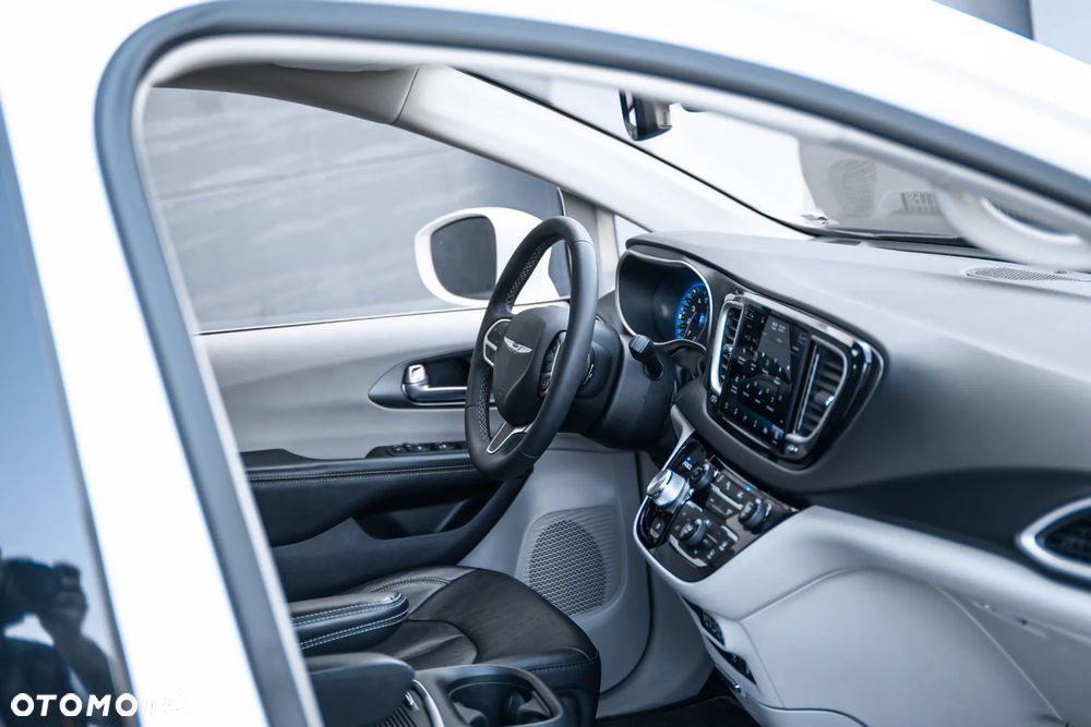 Chrysler Pacifica - 9