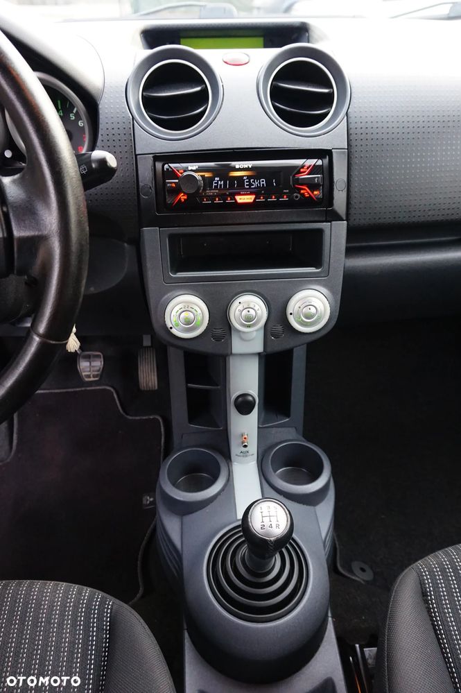 Mitsubishi Colt - 32